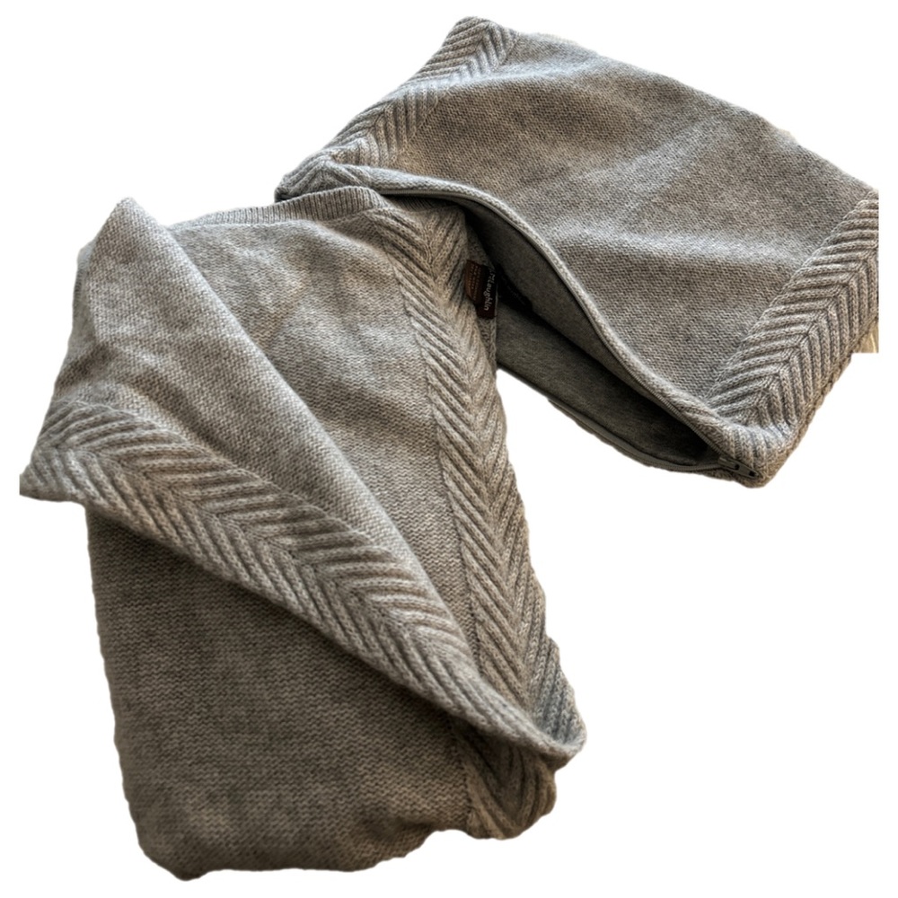 CASHMERE scarf w/matching bag